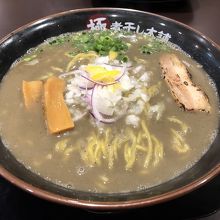 極濃煮干しラーメン大盛り