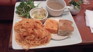 隠れ家的なカフェ。