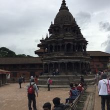 クリシュナ寺院 (チャム デワル)