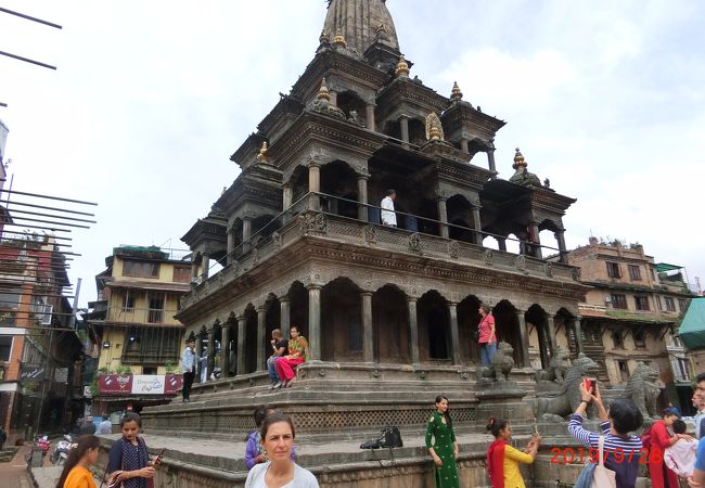 クリシュナ寺院 (1637年創建)