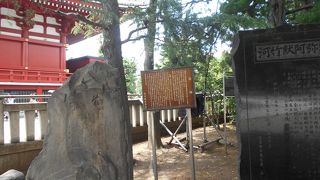 浅草神社の境内左