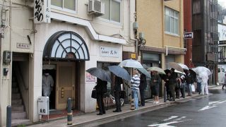 ロースかつ、噛むと口の中で溶ける脂身が最高！