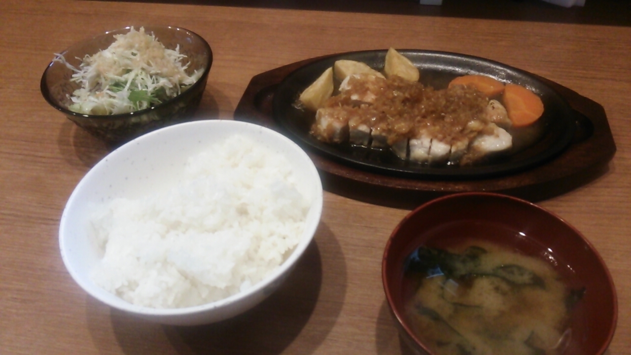 2019年10月27日現在、ポークステーキは1100円から1200円に値上がりしていました