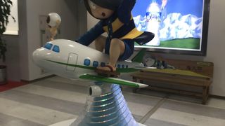 カードラウンジもあります