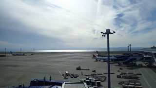 空港に行ったら、こちらへ