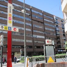 最寄りのメトロ駅はJesus駅