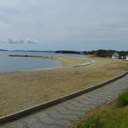 作品もある犬島海水浴場