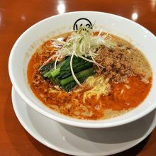 穏やかな辛さで、辛いのが苦手な人でも大丈夫だと思います。