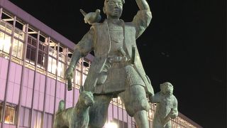 岡山に来たぞ！って気になる桃太郎像