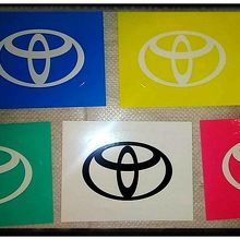 トヨタのブース前で配っていたシール