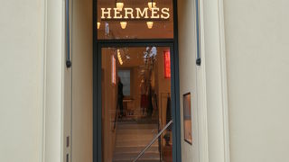 商品数は少な目のエルメスのニース店