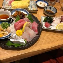 本日の刺身5種盛り,たこてっさポン酢。