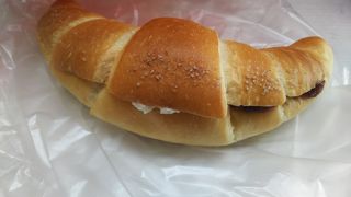 塩パンベースのあんパンがおいしい