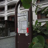 鼎東客運東台飯店バス停の前です