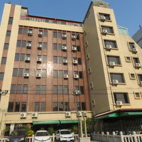 西側から見たホテル