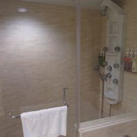 シャワーブースは独立式