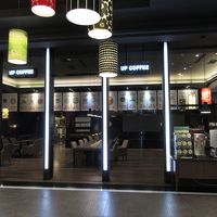 ロビー横。コーヒーなども無料です。