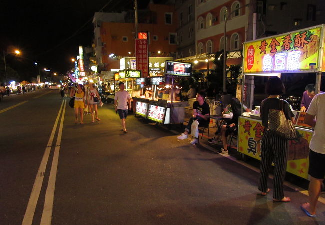 値段は観光地価格で高めです。