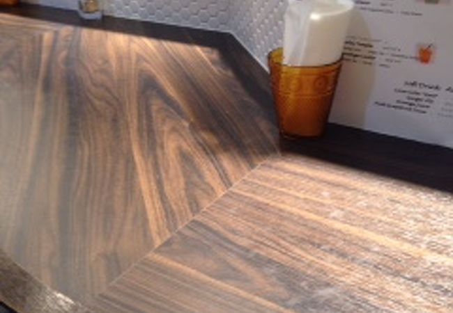 良く分からない環境で食事。これはこれで、良いと思う。