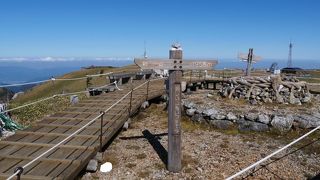 西日本２番目の高峰、３６０度の眺望が楽しめる