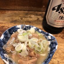 サッと出てきた煮込み…安いのに具沢山！