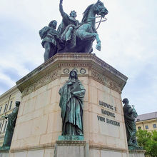 ルートヴィヒ１世の騎馬像