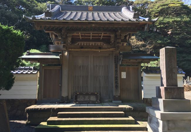 日蓮聖人が雨乞いしたお寺に、台風の後に参拝しました。