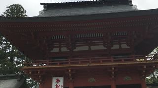 香取神宮の朱色の楼門