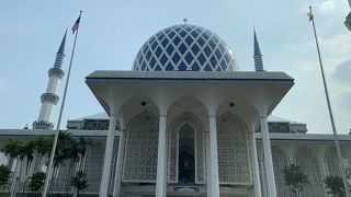 クアラルンプール郊外にあるブルーモスク