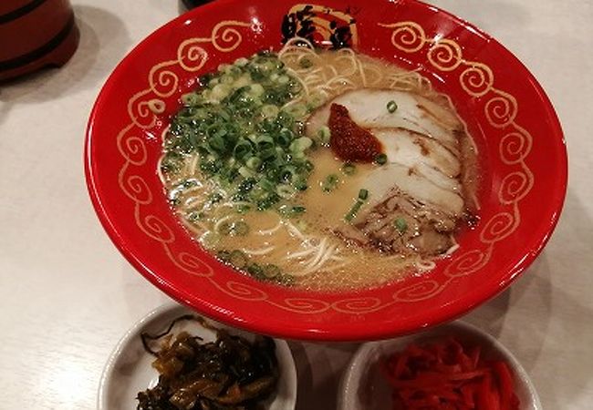 「九州ラーメン総選挙1位」の看板に連れられて、食べてみました