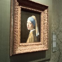 有名な「真珠の耳飾りの少女」です。