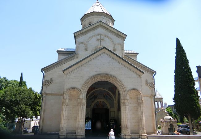 ルスタヴェリ大通りにある教会
