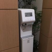 廊下にはウォーターサーバーが