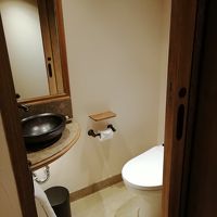 トイレはバスルームと別