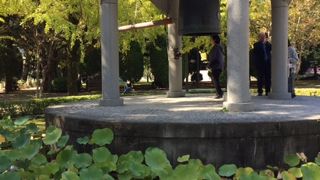 誰でも鐘をつくことができます。