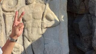 ニケのレリーフのすぐそば