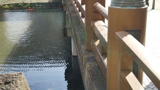 千代田区紀尾井町と港区元赤坂との境