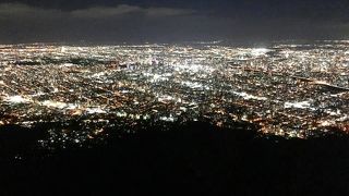 夜景で有名なスポットです