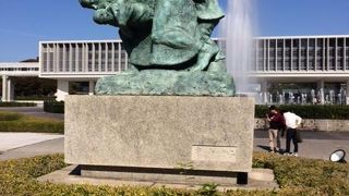 胸を打つ像は必見