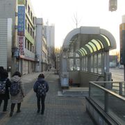 三角地駅のエスカレーター