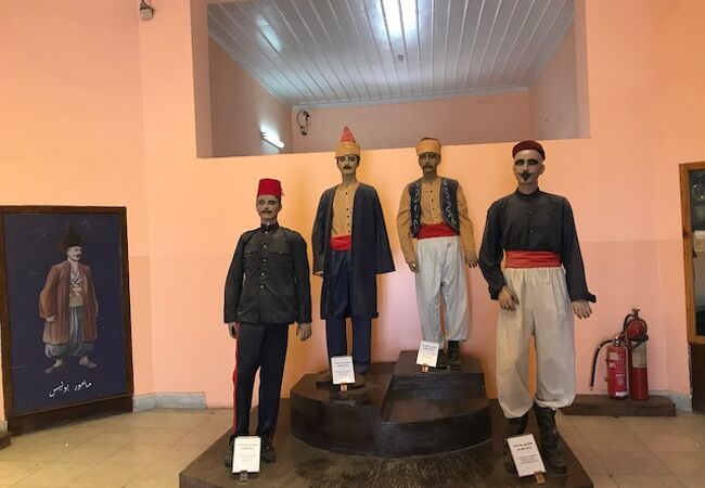 小学生が社会科見学に