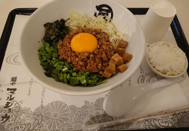 お馴染み、台湾まぜそばを梅田フードホールで