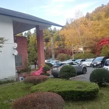 駐車場からの紅葉