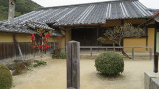 屋根に特徴があります