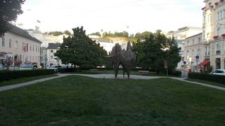 旧市街地の北側のエリアにあります。