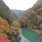 紅葉を見に大多摩ウオーキングトレイルを歩き数馬渓谷に行きました