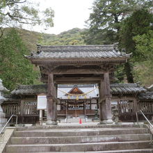 格子の壁に注目です