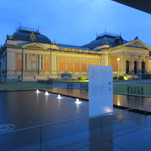 歴史ある建物も