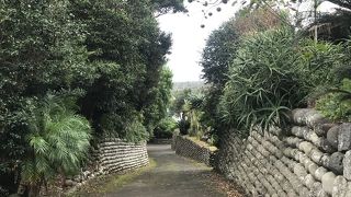 大里の玉石垣／八丈島