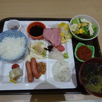 朝からこんなに食べてしまいました。